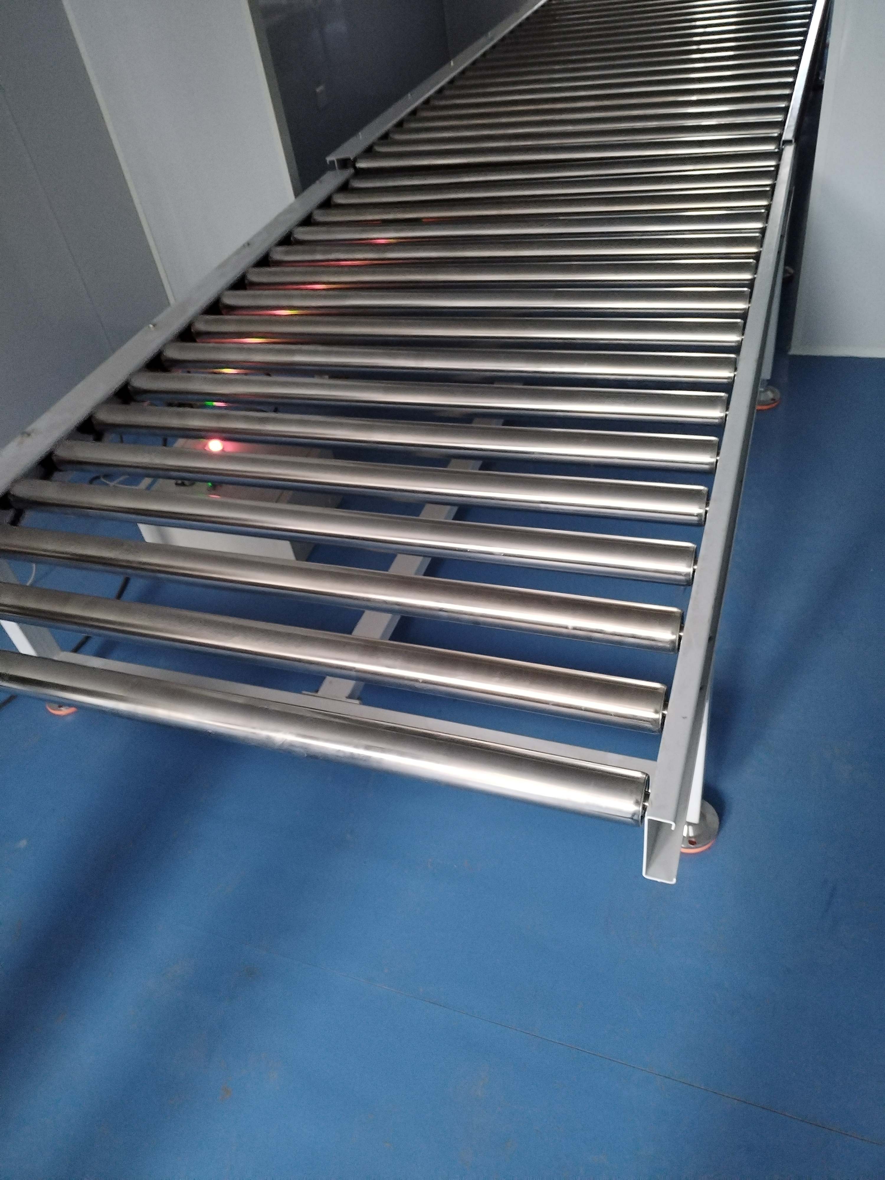 滾筒輸送機特點,青島樂途行工業設備有限公司